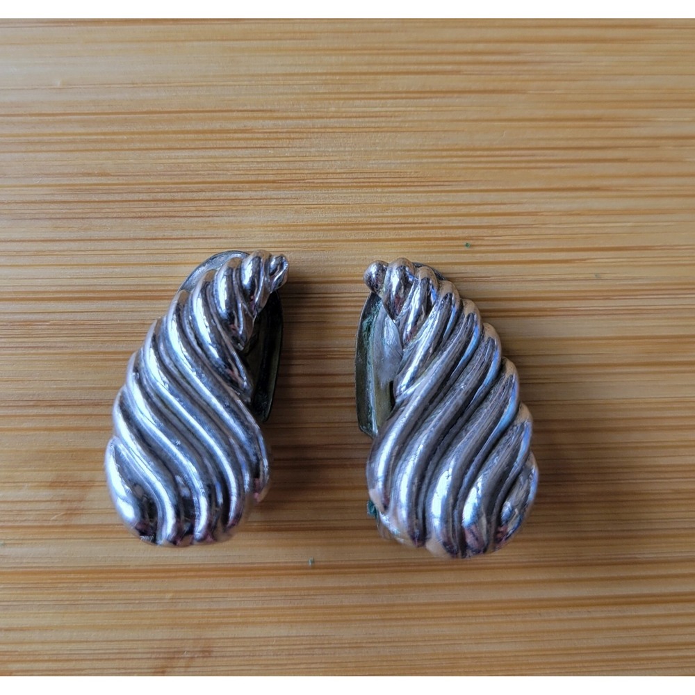 Vintage Barclay Silver Tone Leaf Clip On Earrings‎ Signed